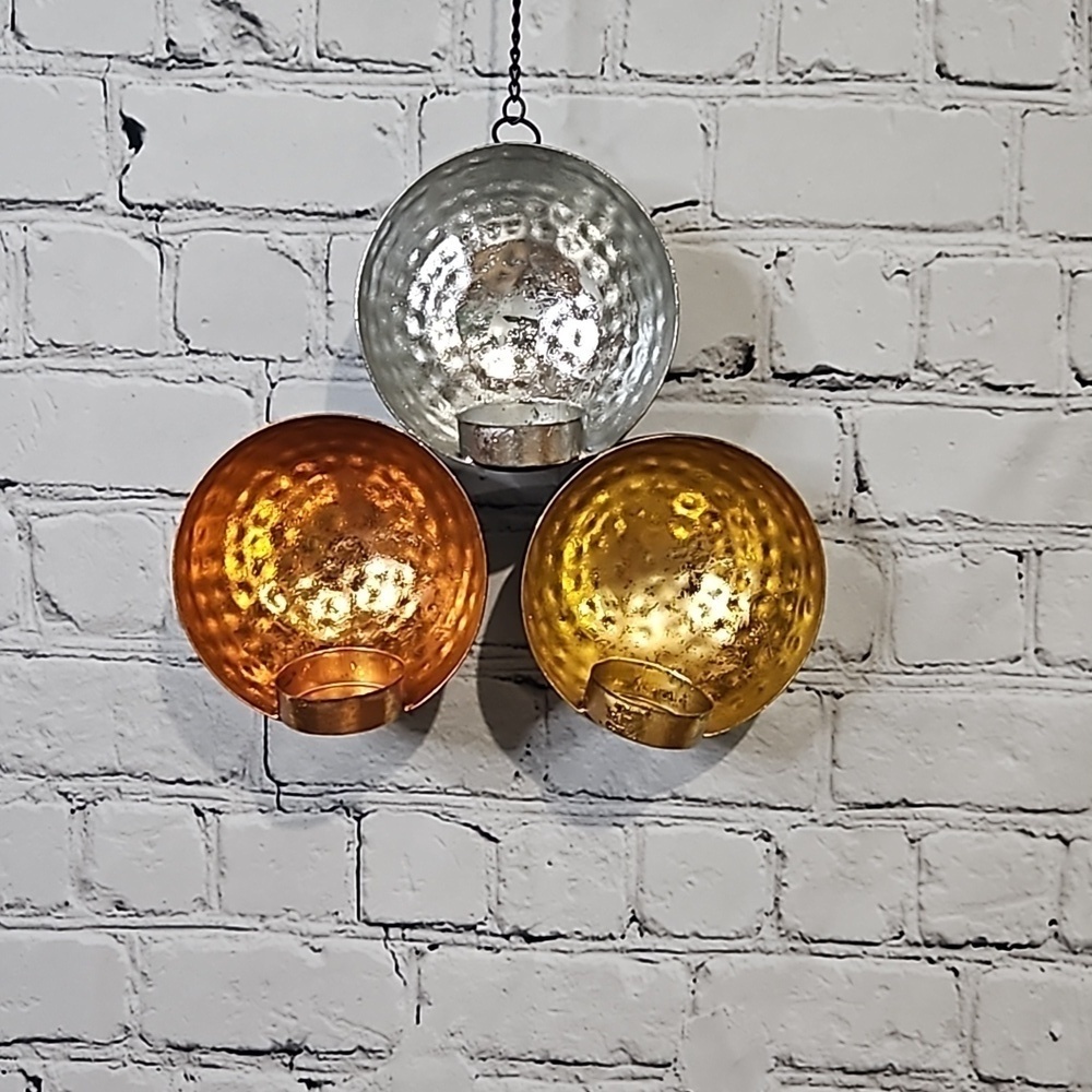 Metal hanging candle holder